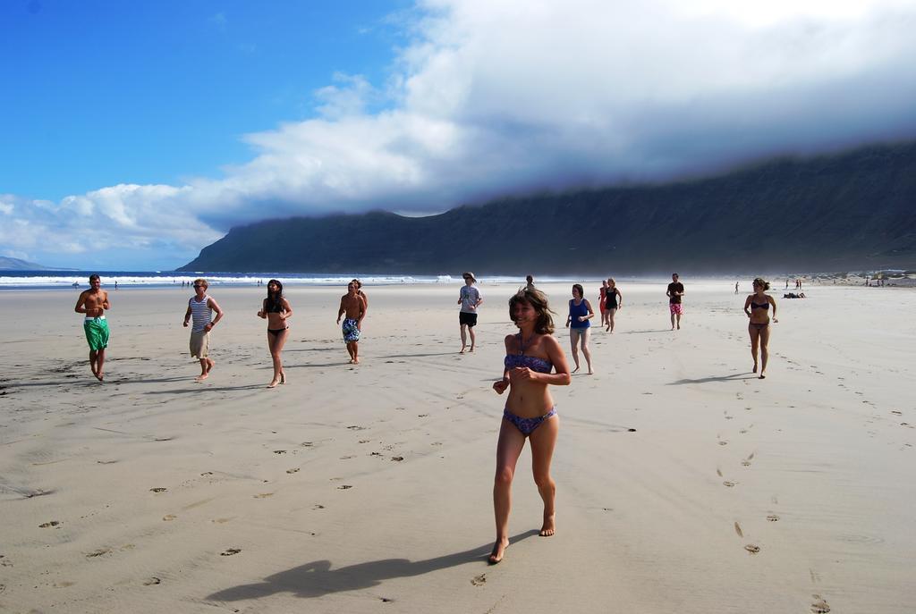 A Pousada Red Star Surf & Yoga Camp Lanzarote Famara Exterior foto