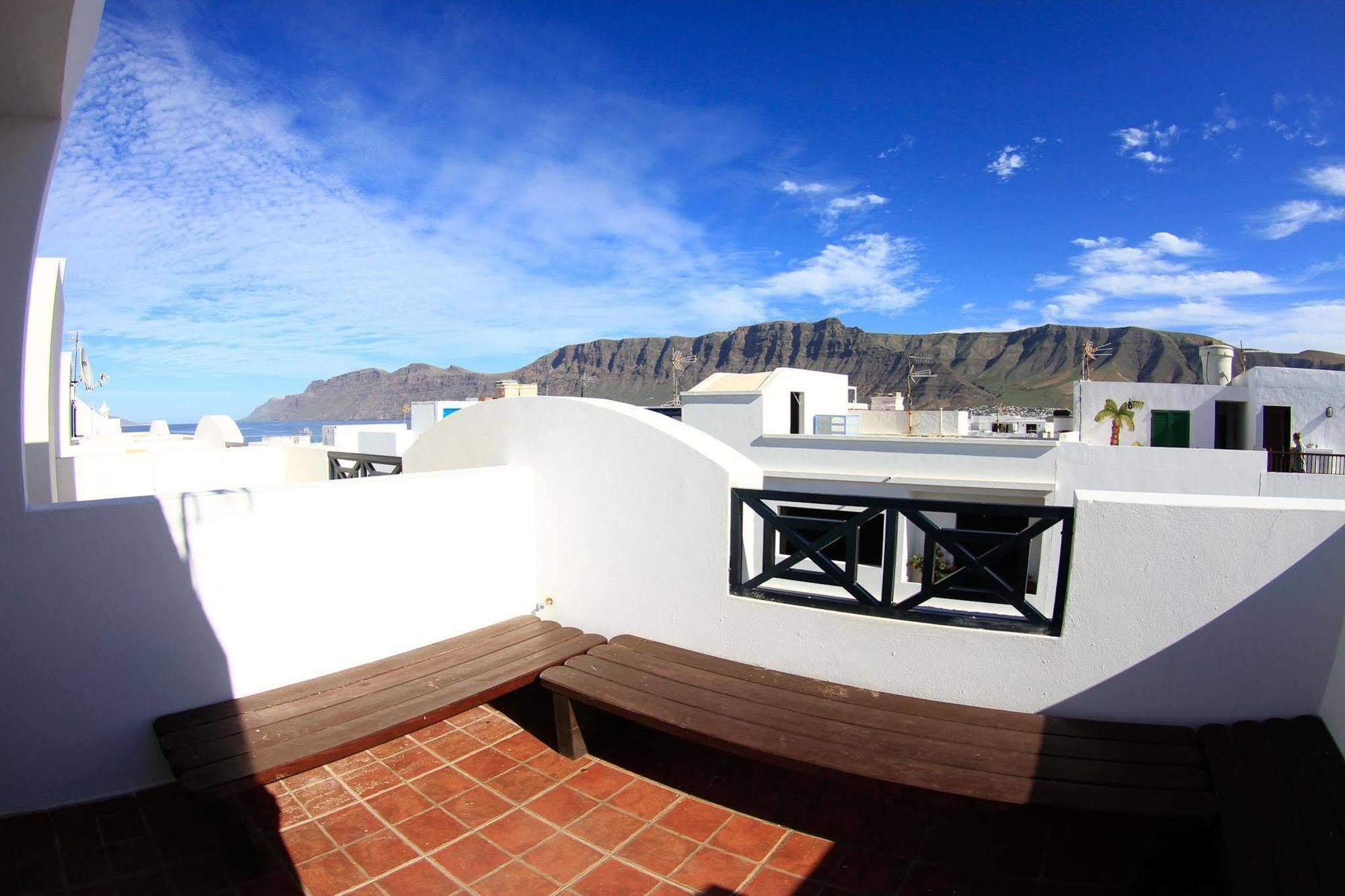 A Pousada Red Star Surf & Yoga Camp Lanzarote Famara Exterior foto