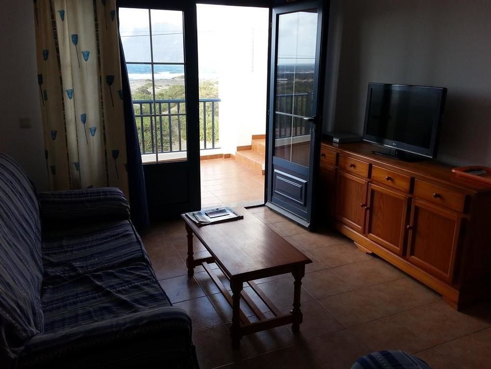 A Pousada Red Star Surf & Yoga Camp Lanzarote Famara Exterior foto