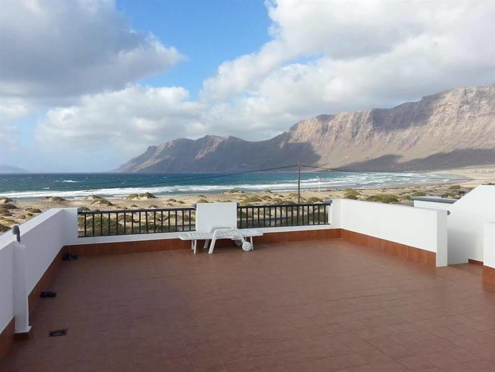 A Pousada Red Star Surf & Yoga Camp Lanzarote Famara Exterior foto